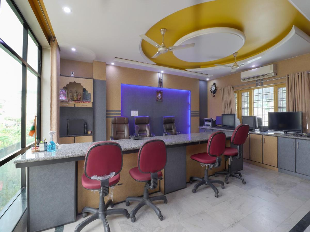 Spot On 82236 Aryan Home Stay Jhajra Exterior photo